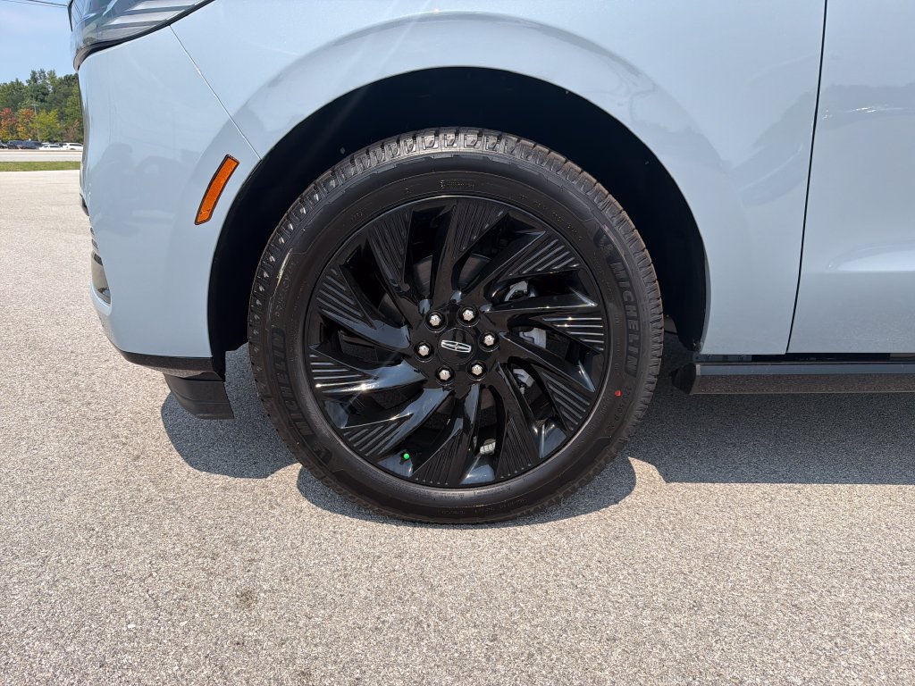 New 2027 Lincoln Navigator Reserve w/ Jet Appearance Package AWD/4WD image 10