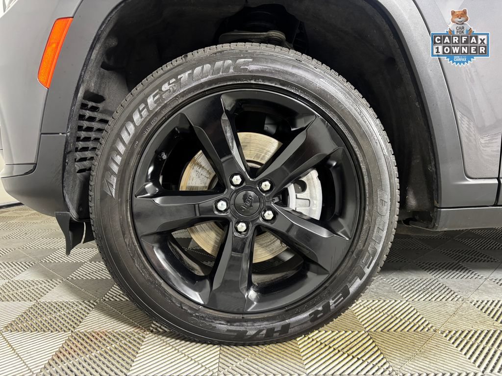 Used 2023 Jeep Grand Cherokee L Laredo AWD/4WD image 31