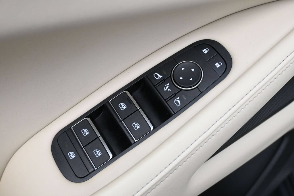 Used 2023 INFINITI QX60 Luxe w/ Cargo Package FWD image 4