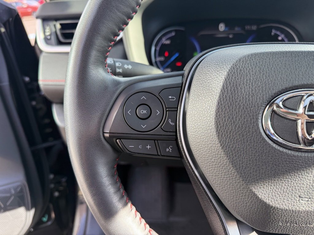 Used 2024 Toyota RAV4 SE image 16