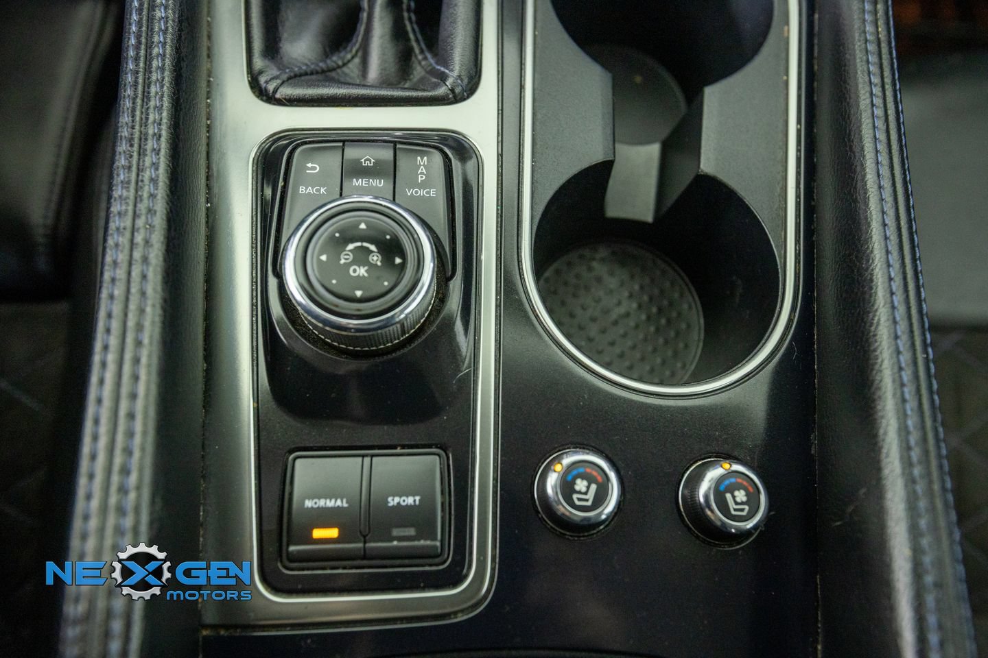Used 2018 Nissan Maxima SR w/ Midnight Edition FWD image 25