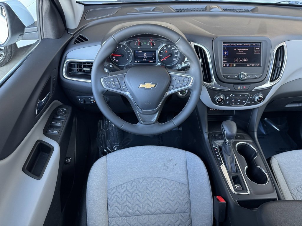 Used 2023 Chevrolet Equinox LT w/ Driver Convenience Package image 17