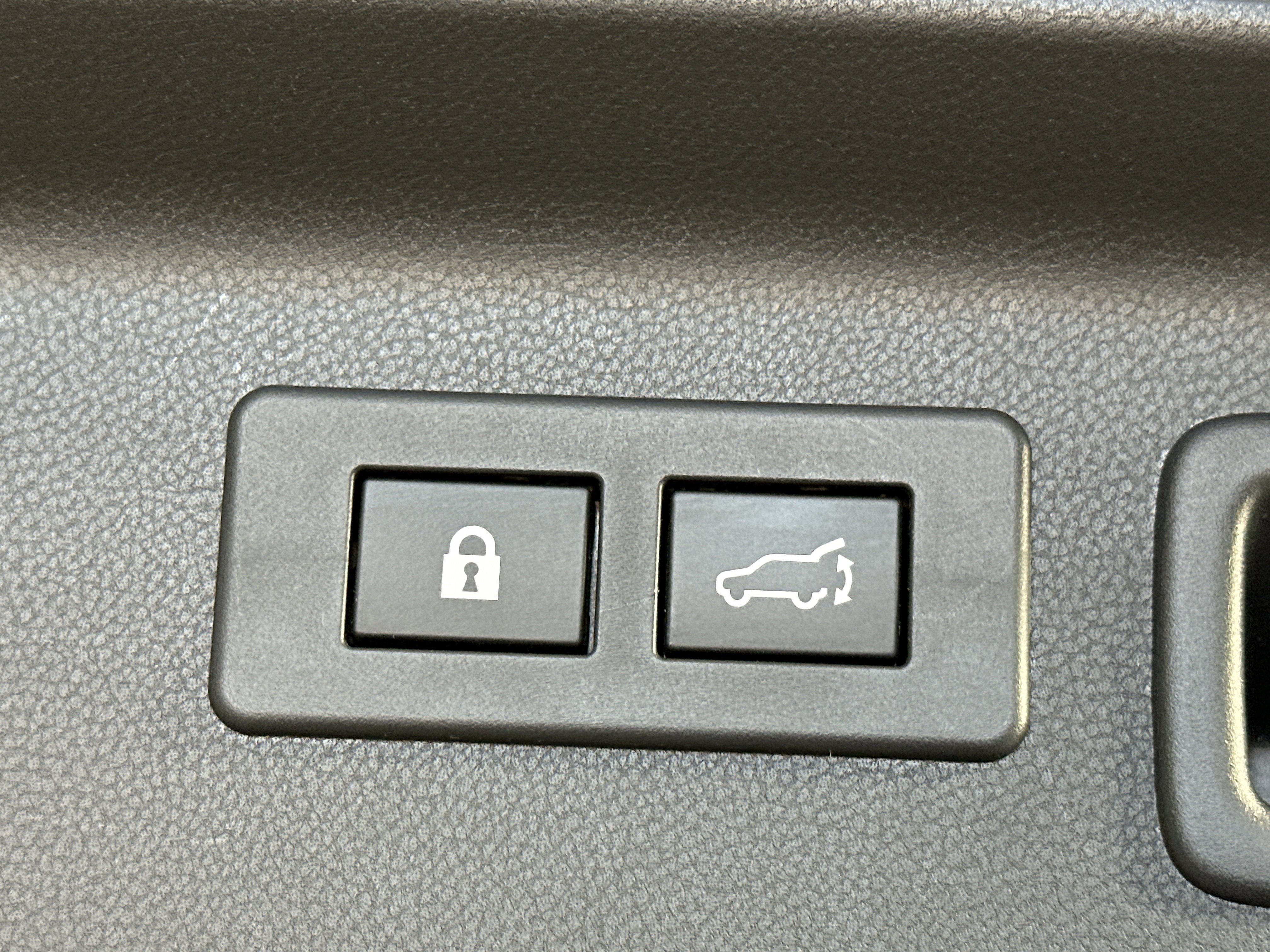 Used 2025 Subaru Forester Limited w/ Popular Package #2 image 14