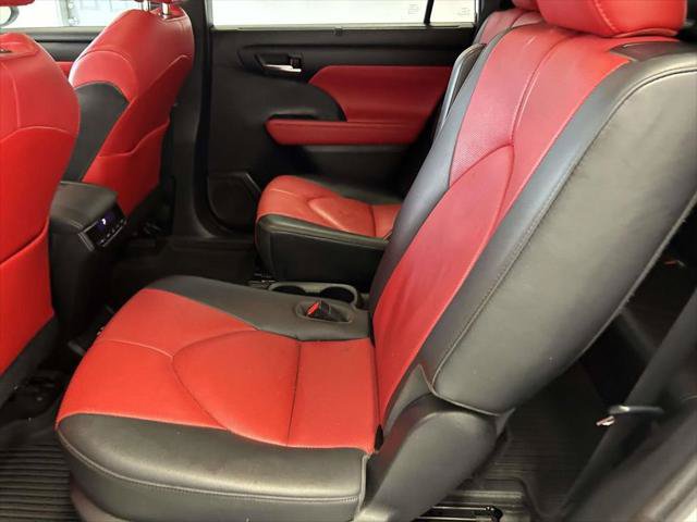Certified 2021 Toyota Highlander XSE FWD image 16