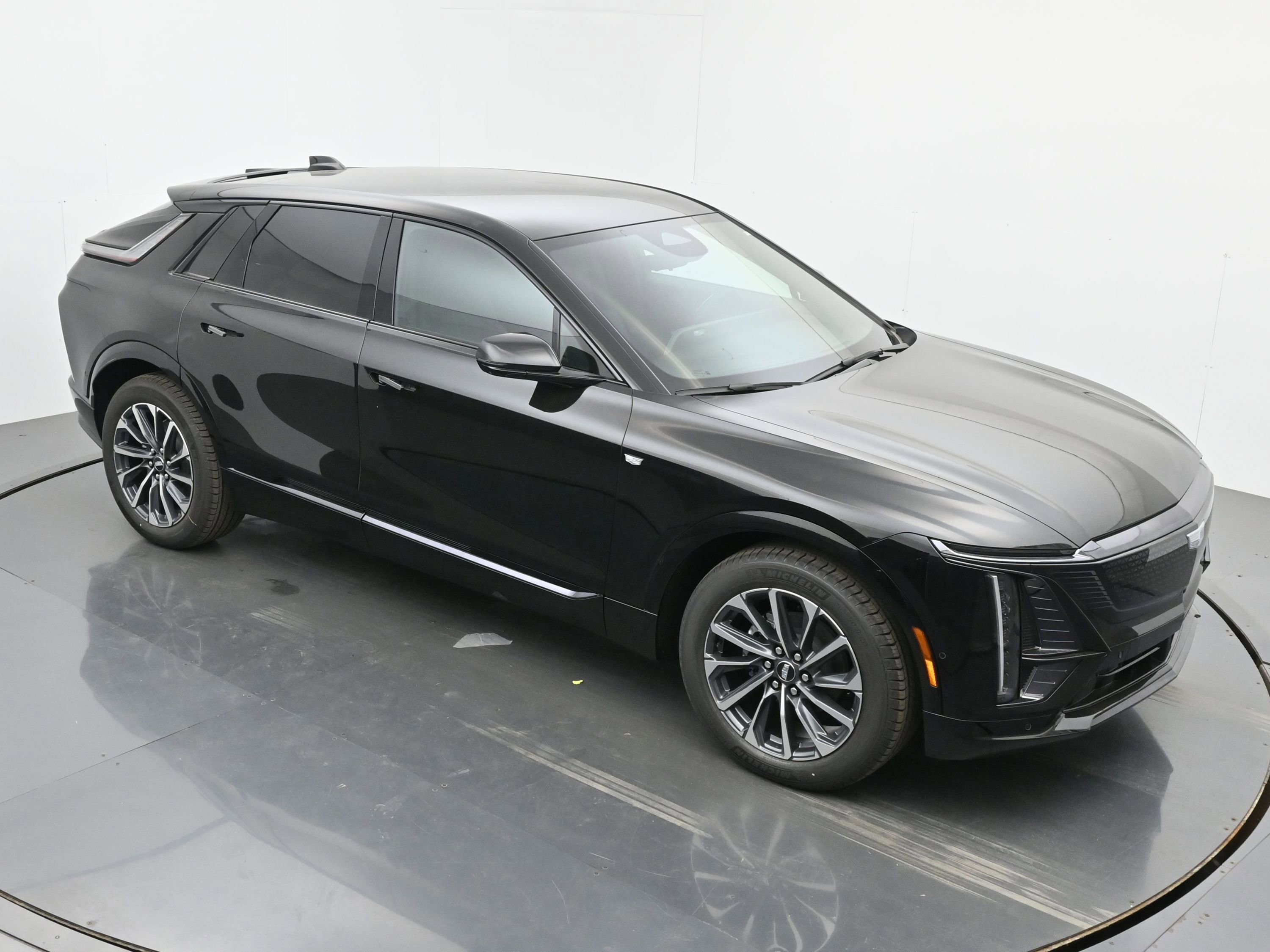 New 2026 Cadillac Lyriq Premium Sport w/ LPO, Floor Liner Package AWD/4WD image 29