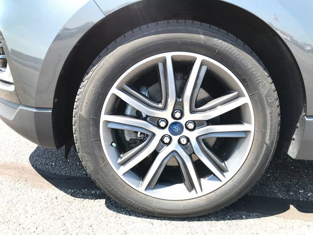 Used 2019 Ford Edge Titanium w/ Cold Weather Package AWD/4WD image 24