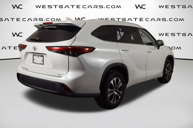 Used 2022 Toyota Highlander XLE FWD image 45
