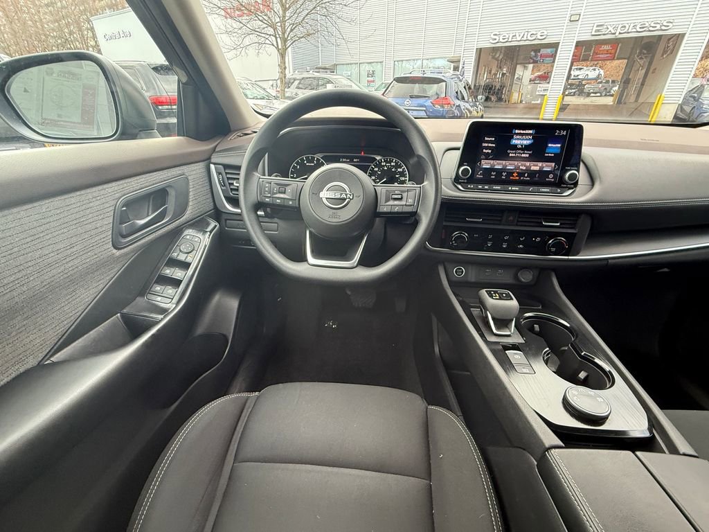 Used 2023 Nissan Rogue S image 10