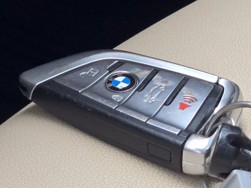 Used 2017 BMW 530i xDrive AWD/4WD image 33