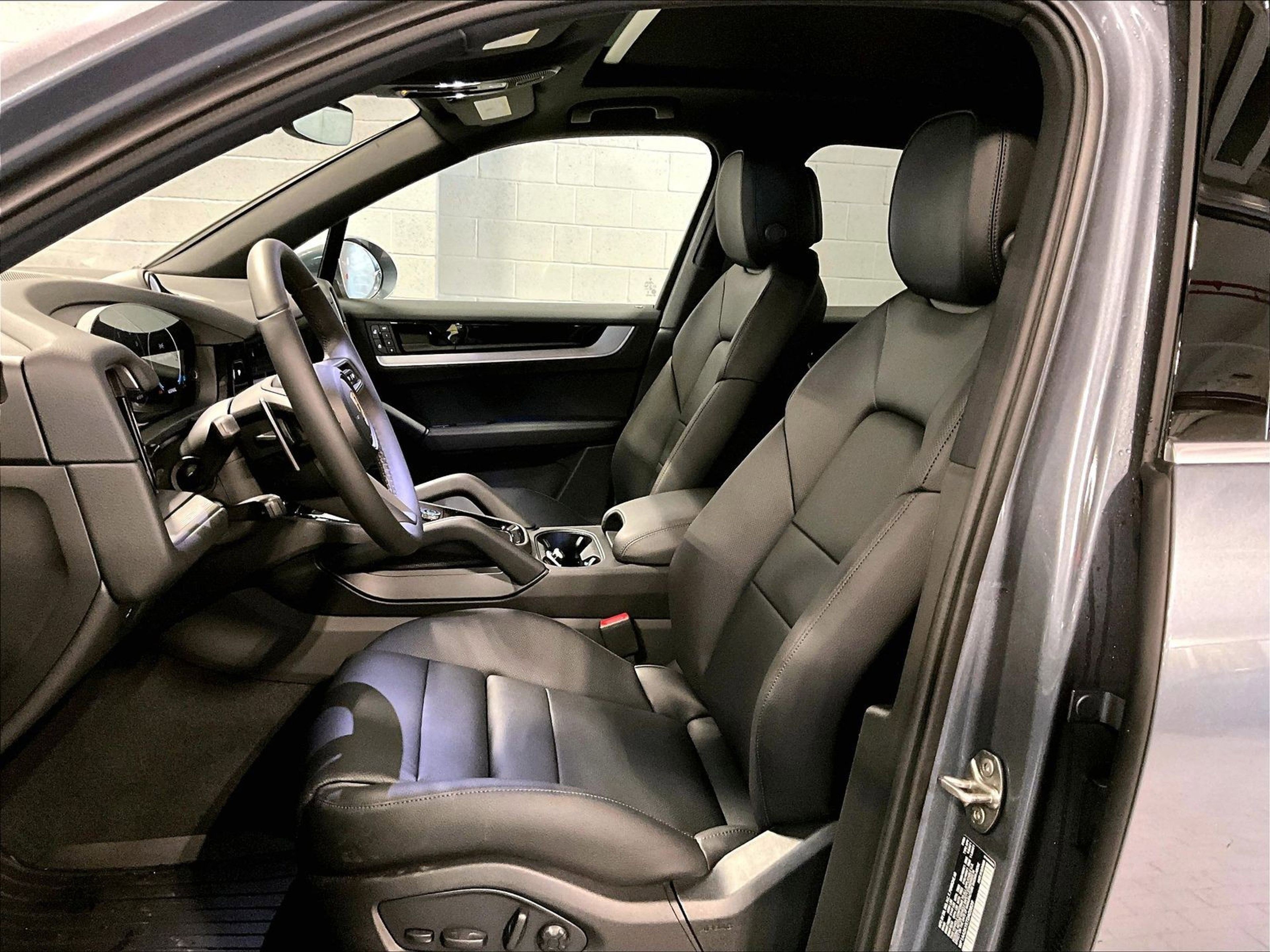 New 2026 Porsche Cayenne image 5