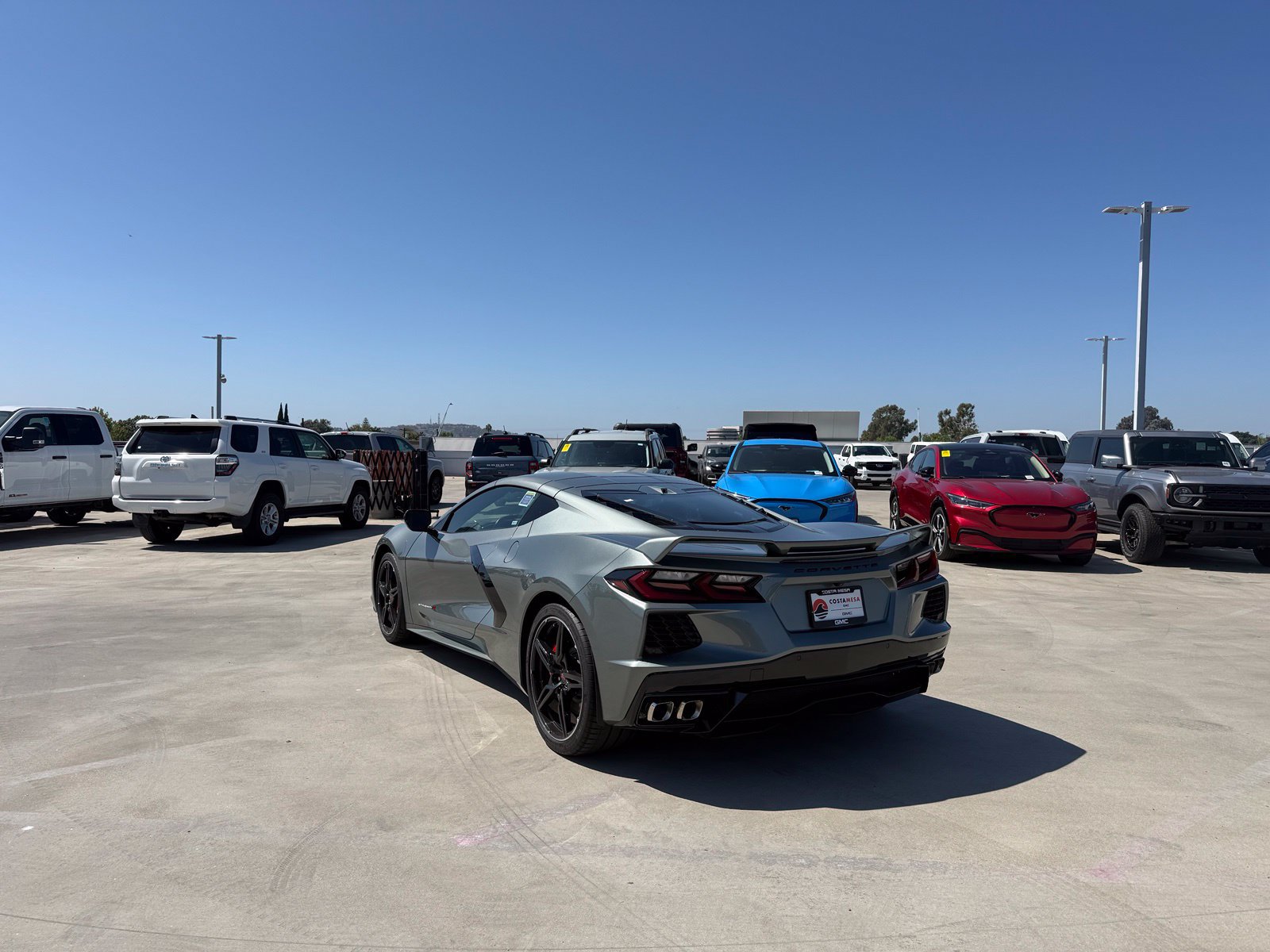 Used 2023 Chevrolet Corvette Stingray Premium Cpe w/ Z51 Performance Package RWD image 2