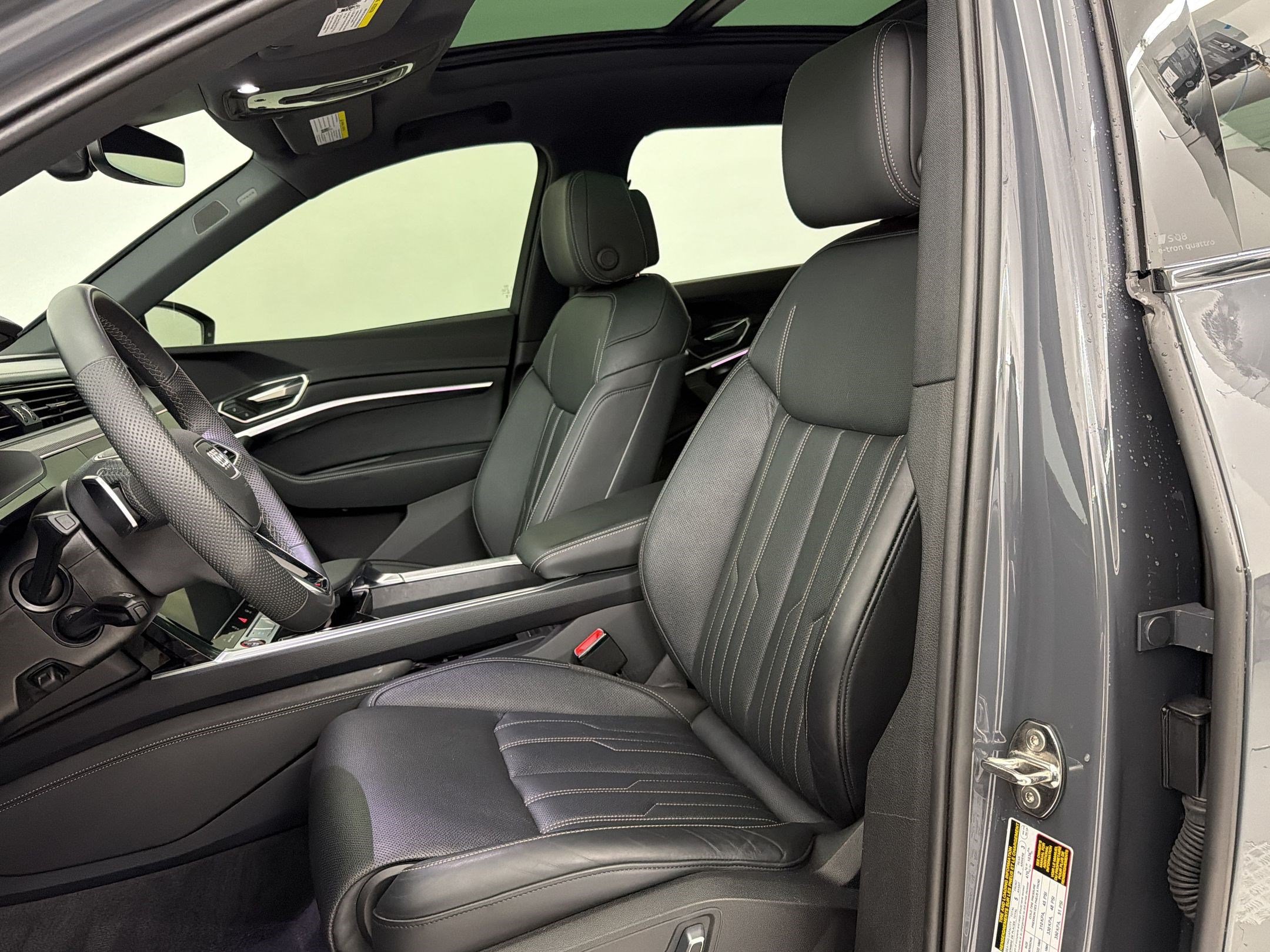 Certified 2024 Audi SQ8 e-tron Premium Plus w/ Black Optic Package AWD/4WD image 5
