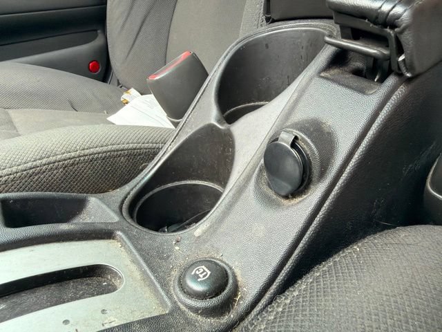 Used 2005 Pontiac Grand Prix w/ Drivers Plus Package FWD image 24