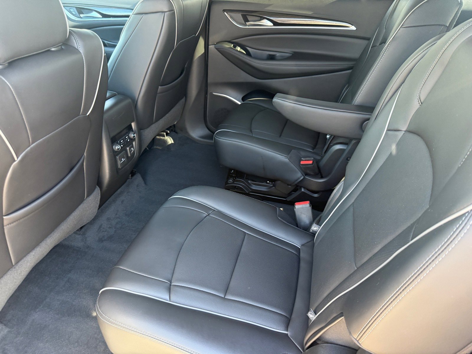 Used 2021 Buick Enclave Avenir w/ Avenir Technology Package image 25