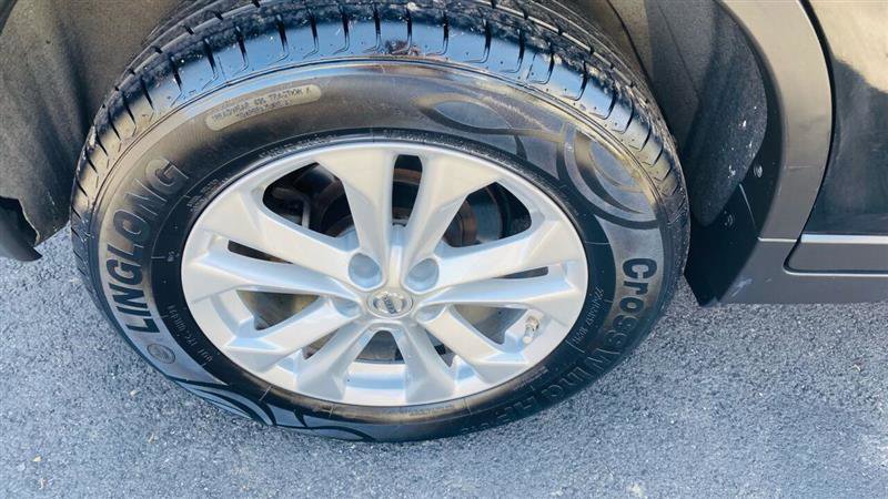 Used 2015 Nissan Rogue SV w/ SV Premium Package image 38