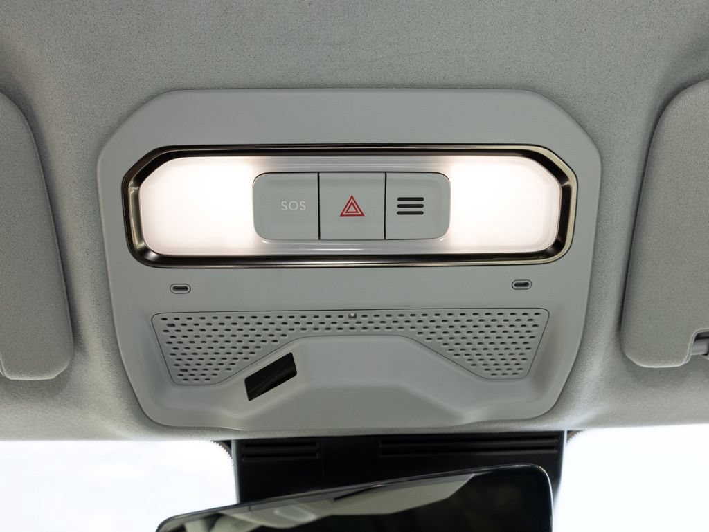 Used 2023 Rivian R1S Launch Edition AWD/4WD image 35