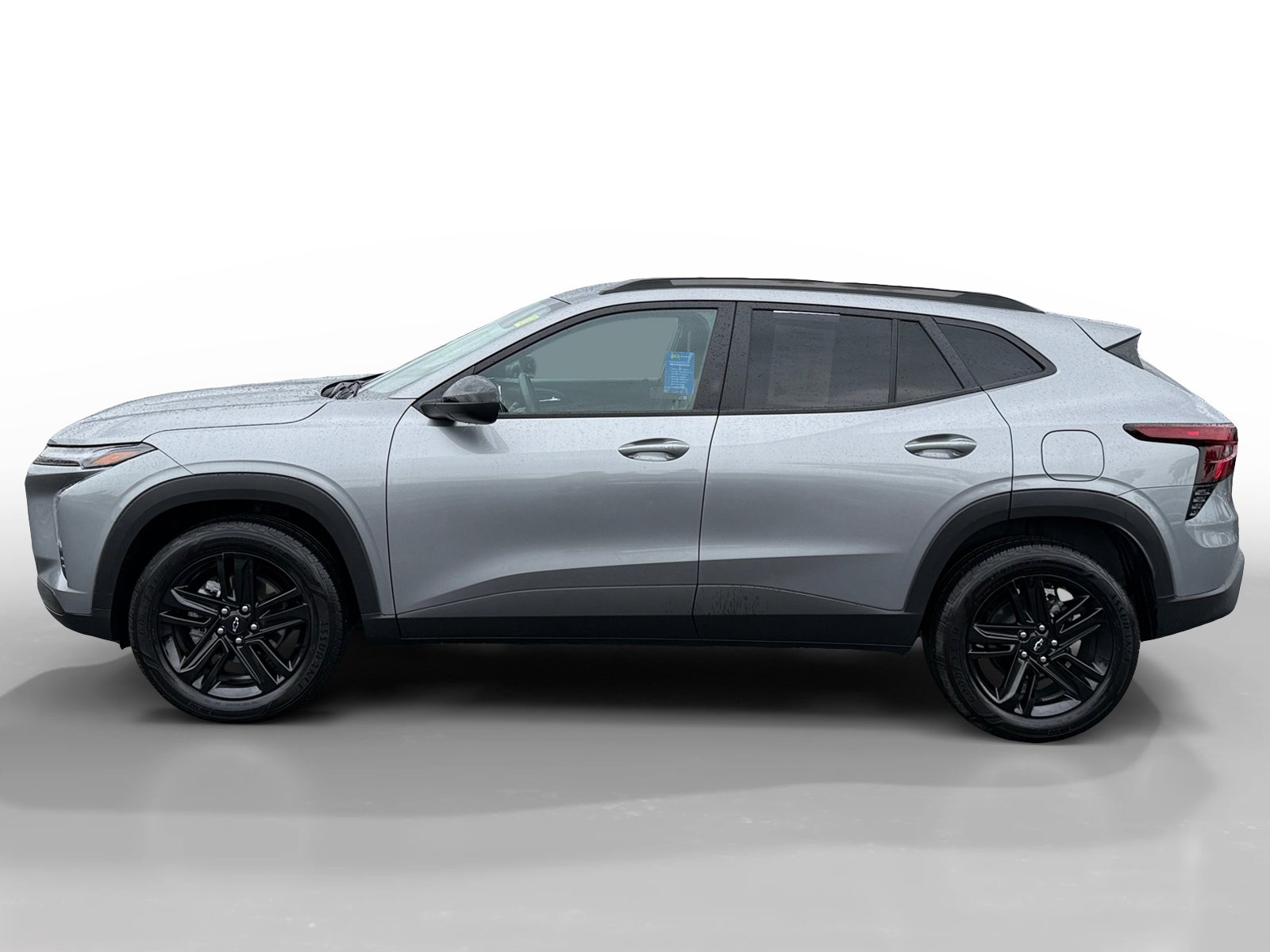 Used 2025 Chevrolet Trax ACTIV image 2