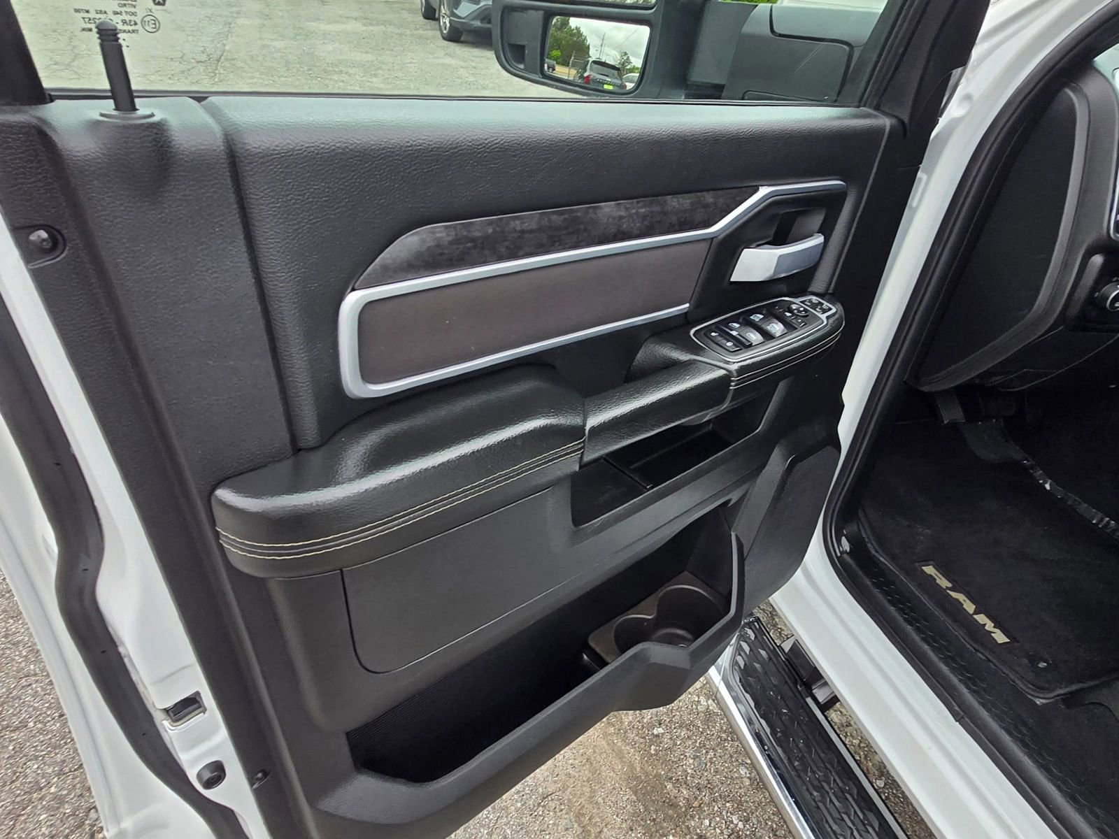 Used 2024 RAM 3500 Big Horn AWD/4WD image 8