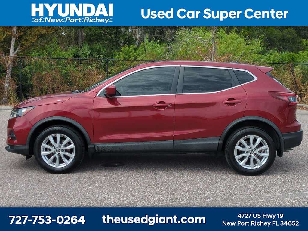 Used 2020 Nissan Rogue Sport S w/ Appearance Package FWD image 2