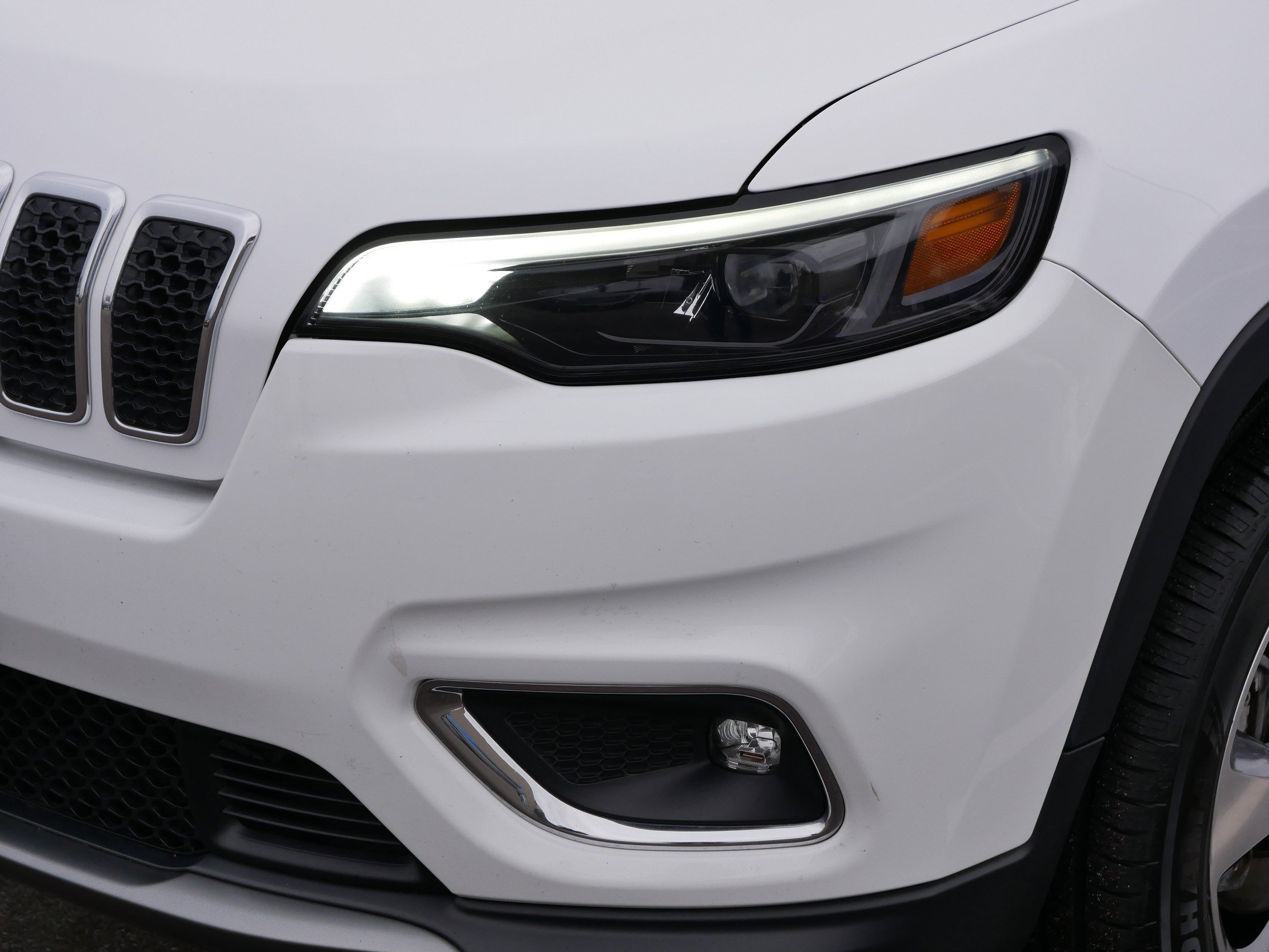 Used 2019 Jeep Cherokee Limited w/ Trailer Tow Group image 16