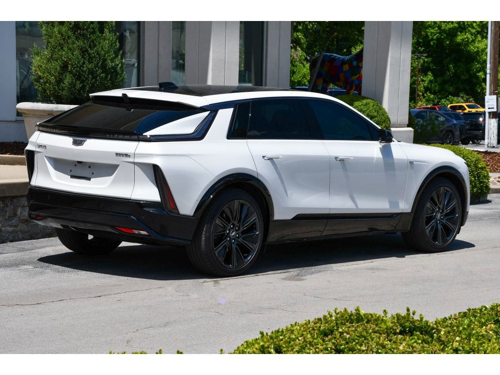 Certified 2024 Cadillac Lyriq Sport w/ LPO, Floor Liner Package AWD/4WD image 4