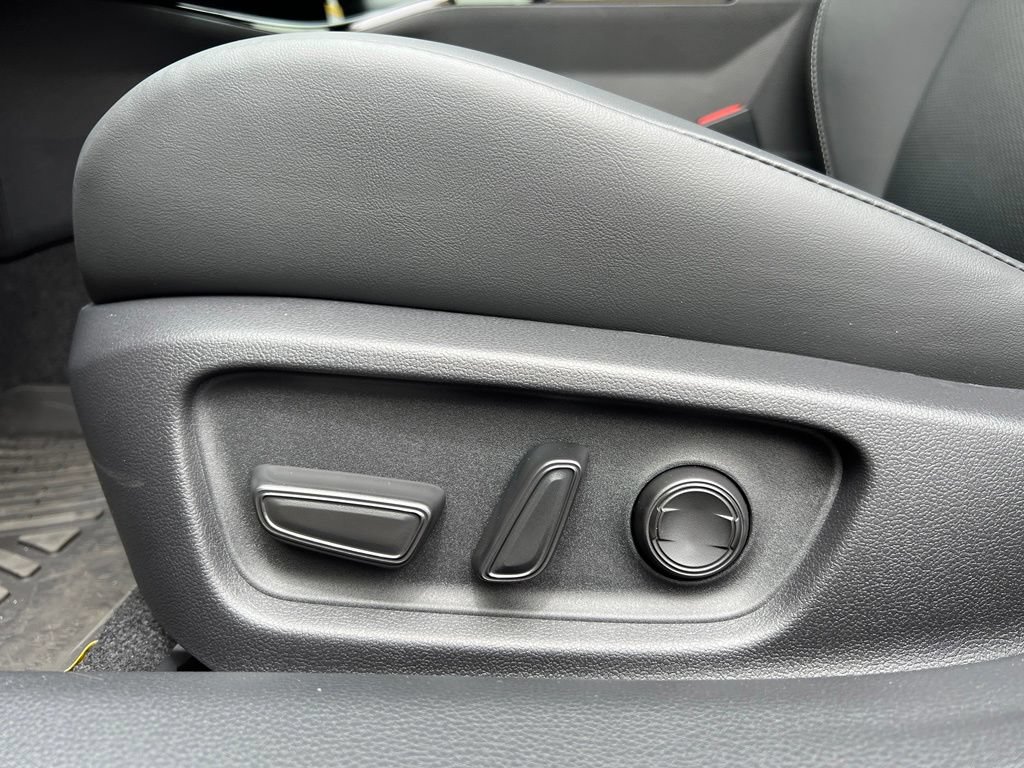 New 2027 Toyota Prius XLE FWD image 9
