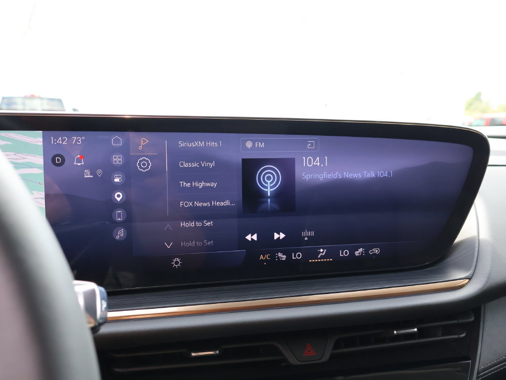 Used 2025 Buick Envision Avenir AWD/4WD image 36