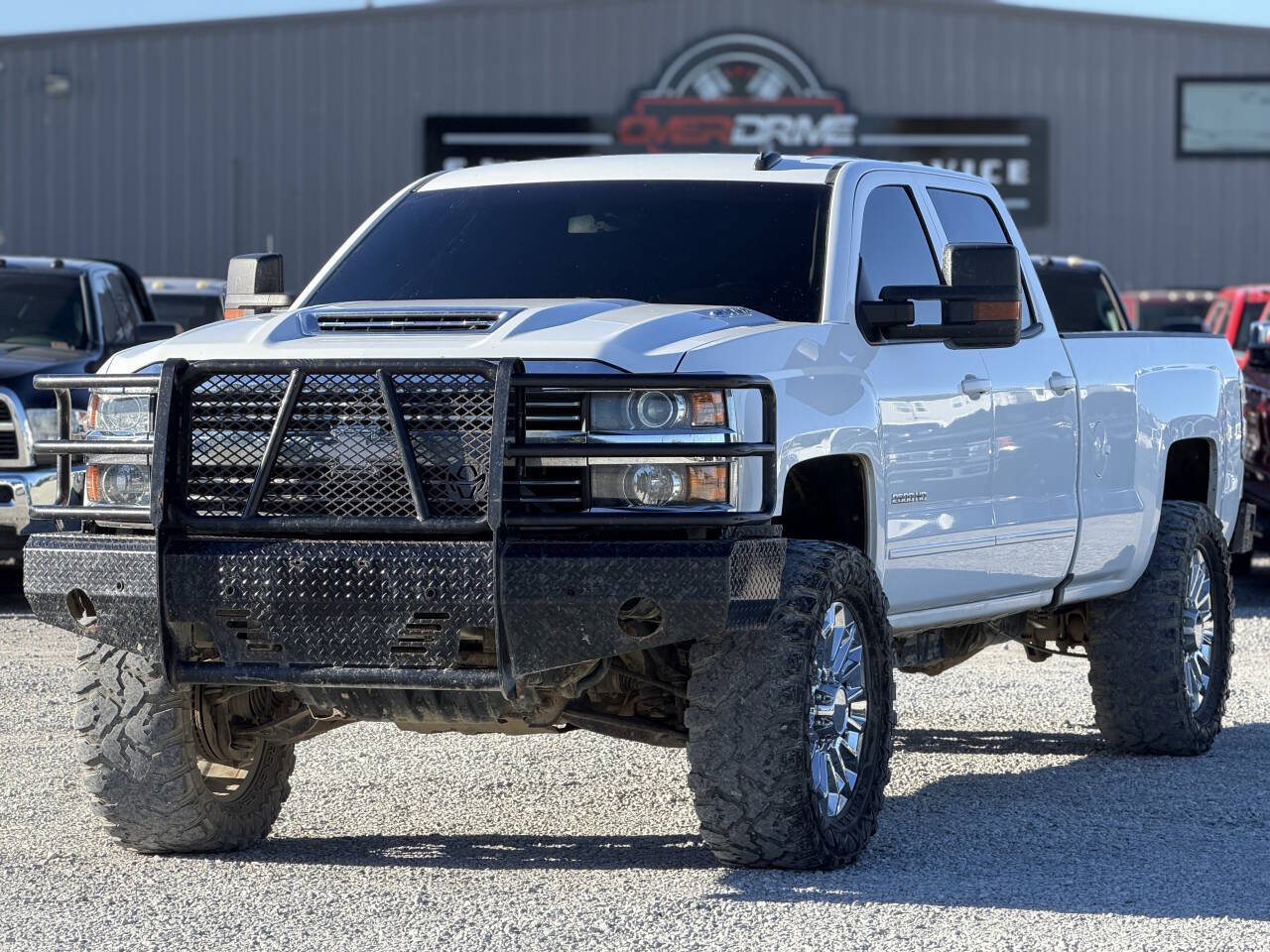 Used 2017 Chevrolet Silverado 2500 LT AWD/4WD image 3