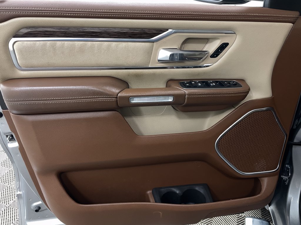 Used 2019 RAM 1500 Laramie RWD image 30