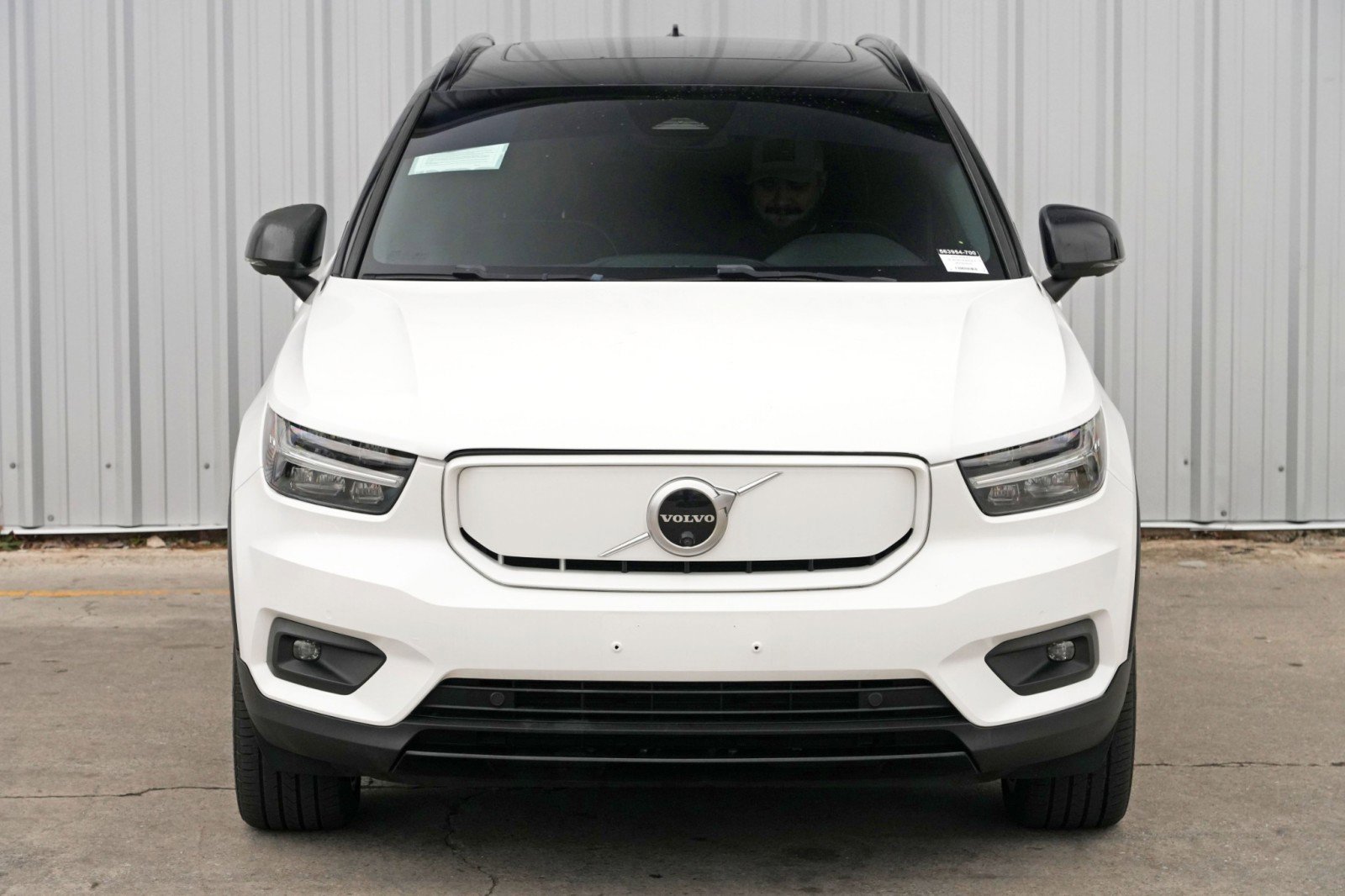 Used 2021 Volvo XC40 P8 Recharge w/ Advanced Package image 46