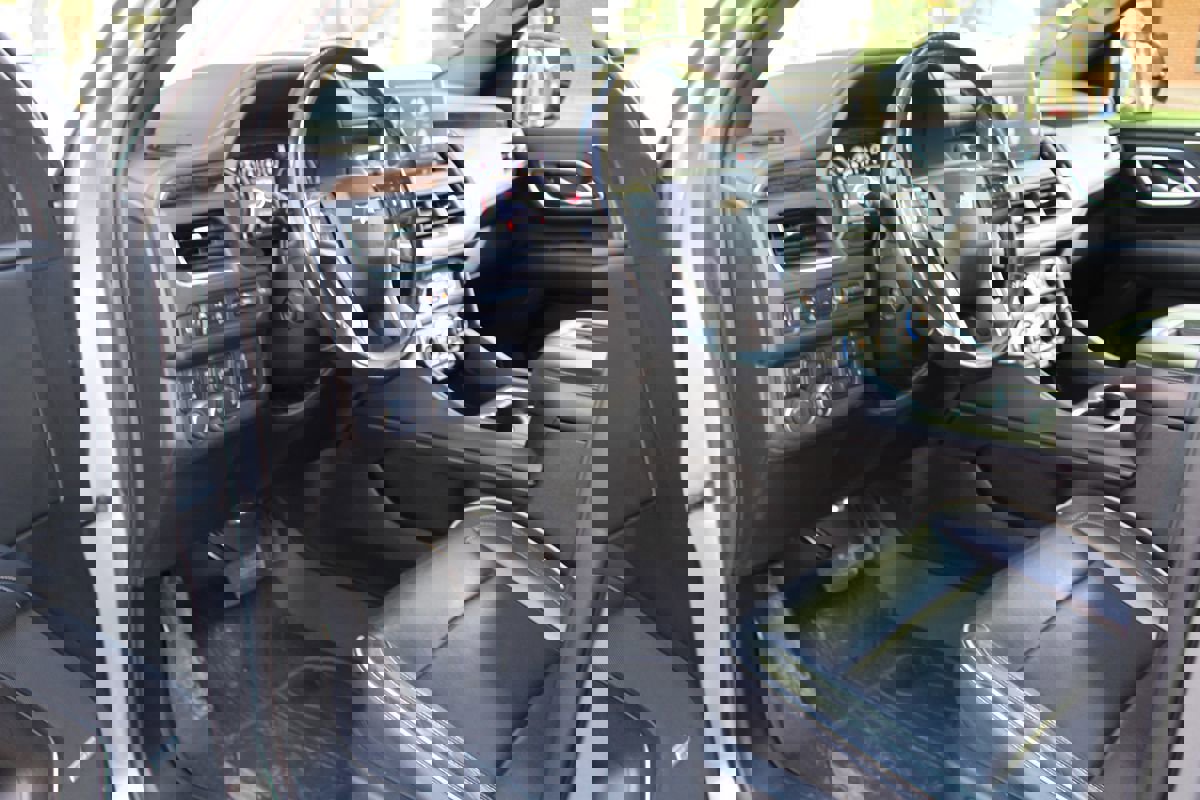 Used 2021 Chevrolet Tahoe Premier w/ Premium Package image 7