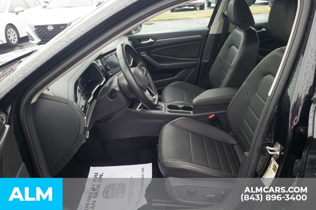 Used 2024 Volkswagen Jetta SE image 15