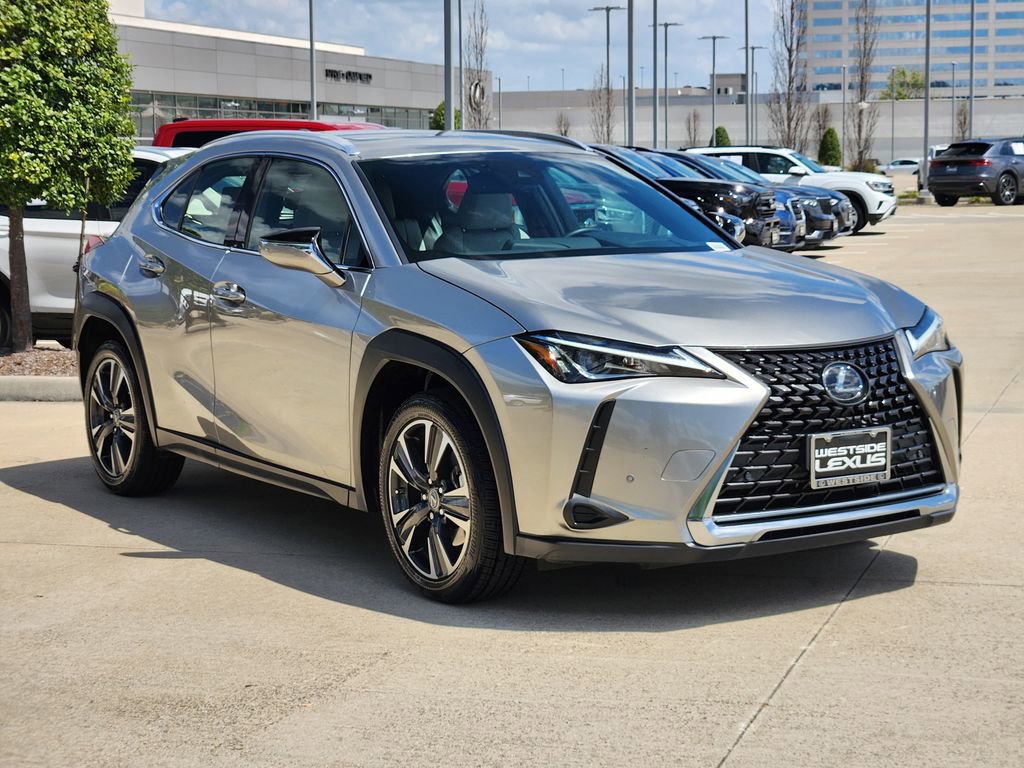 Used 2019 Lexus UX 200 w/ Premium Package image 3
