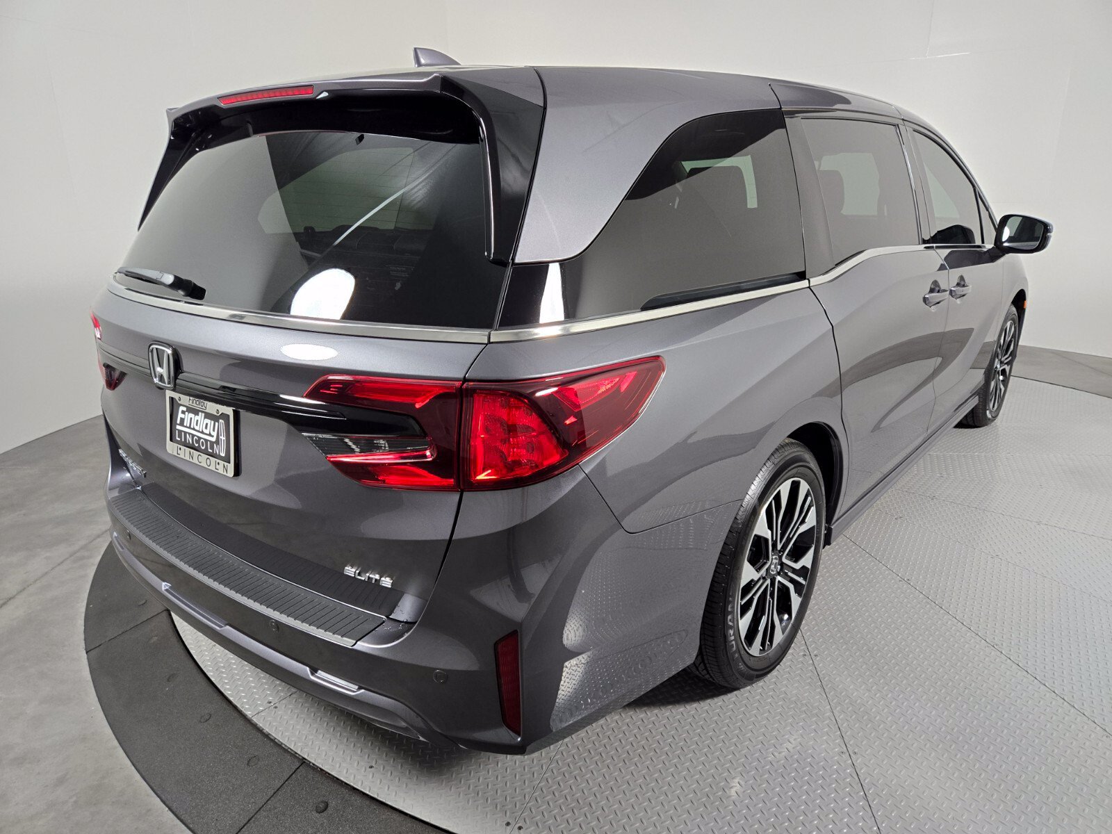 Used 2026 Honda Odyssey Elite image 4