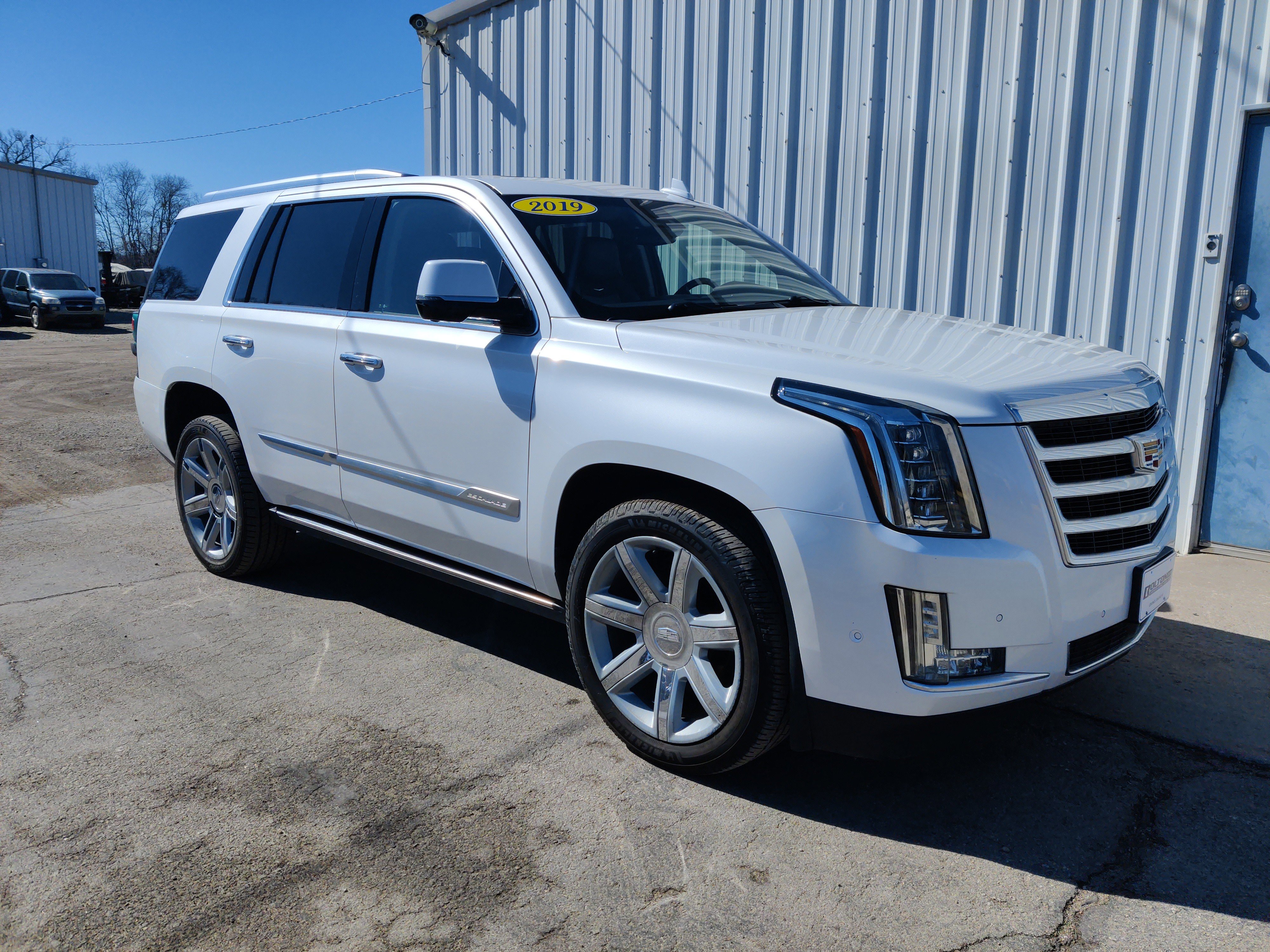 Used 2019 Cadillac Escalade Premium Luxury image 2