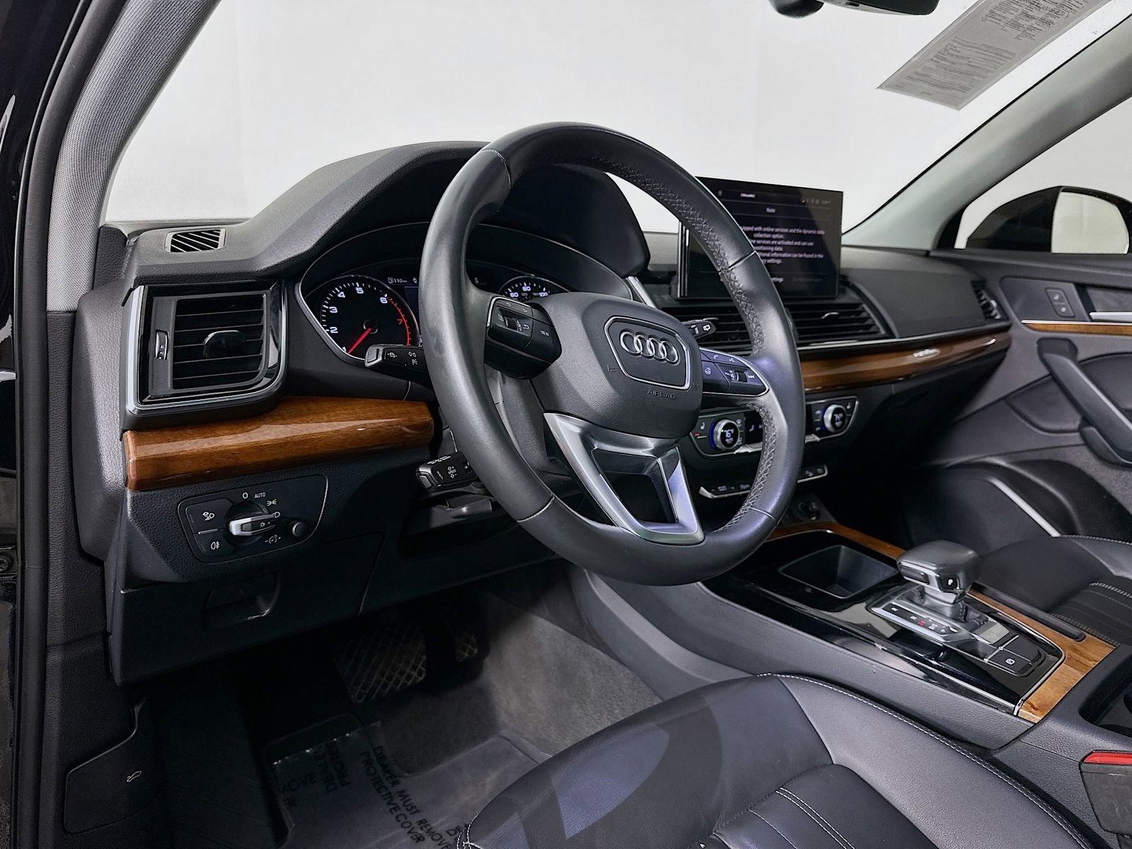 Used 2023 Audi Q5 2.0T Premium w/ Convenience Package image 11