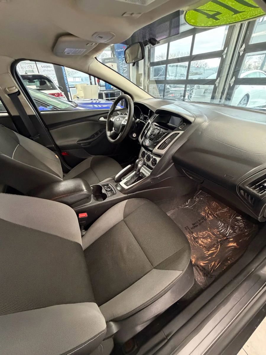 Used 2014 Ford Focus SE w/ SE Winter Package image 7