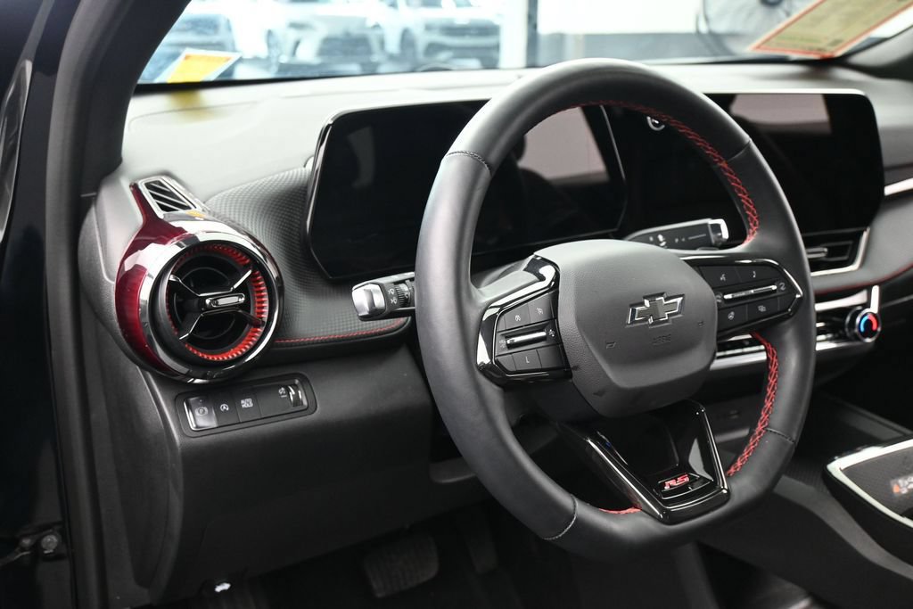 Used 2025 Chevrolet Equinox RS FWD image 15