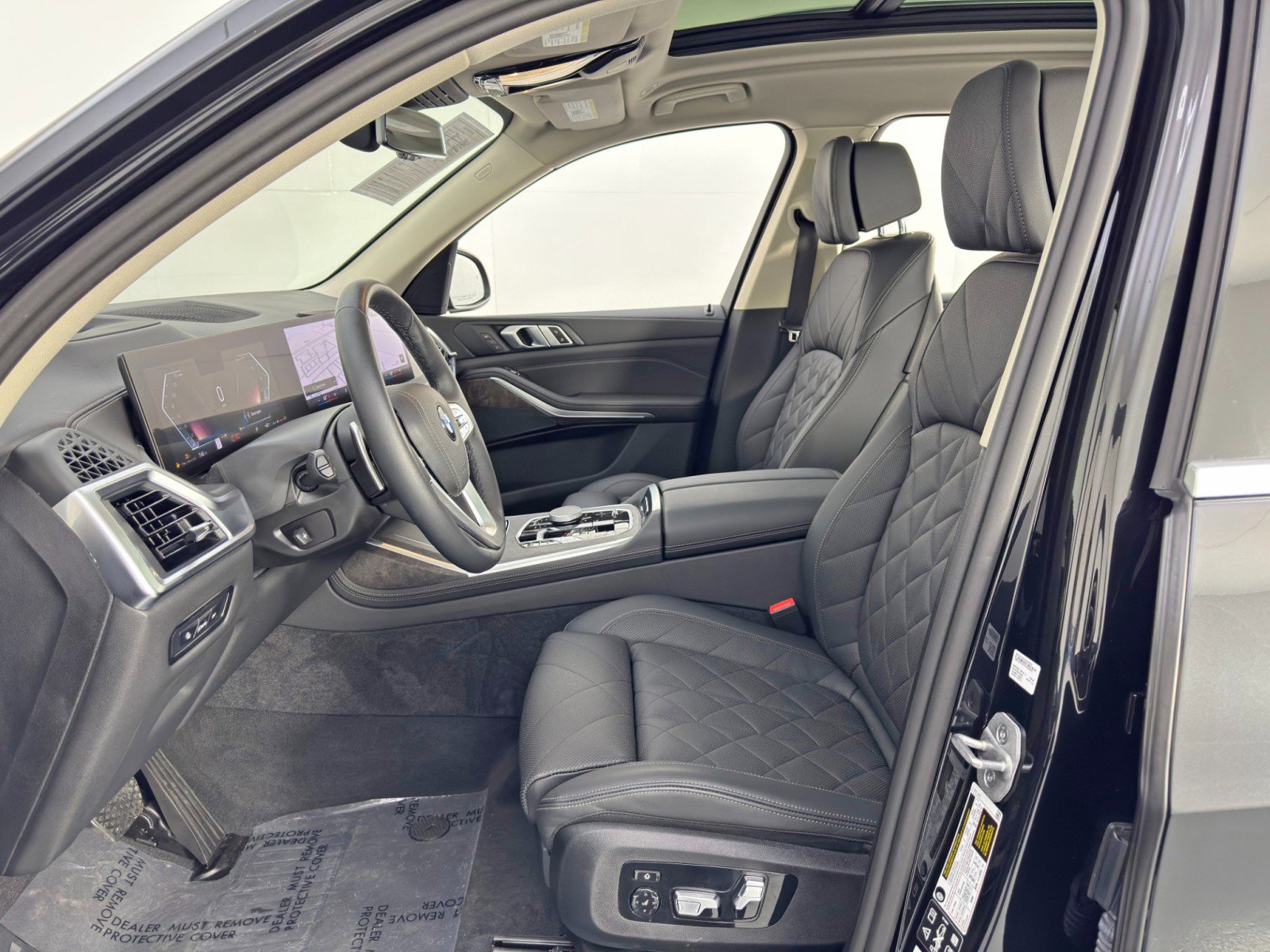 Used 2025 BMW X7 xDrive40i w/ Parking Assistance Package AWD/4WD image 17