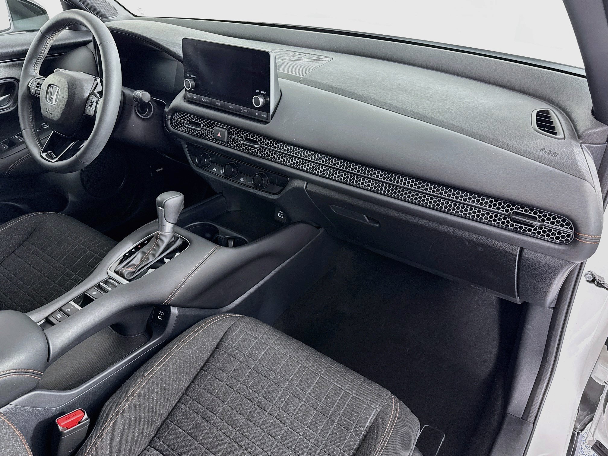 Certified 2025 Honda HR-V Sport image 27