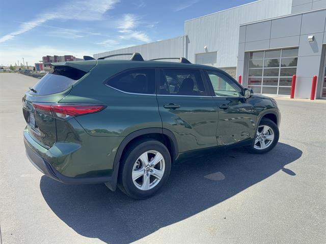 Used 2023 Toyota Highlander L AWD/4WD image 32