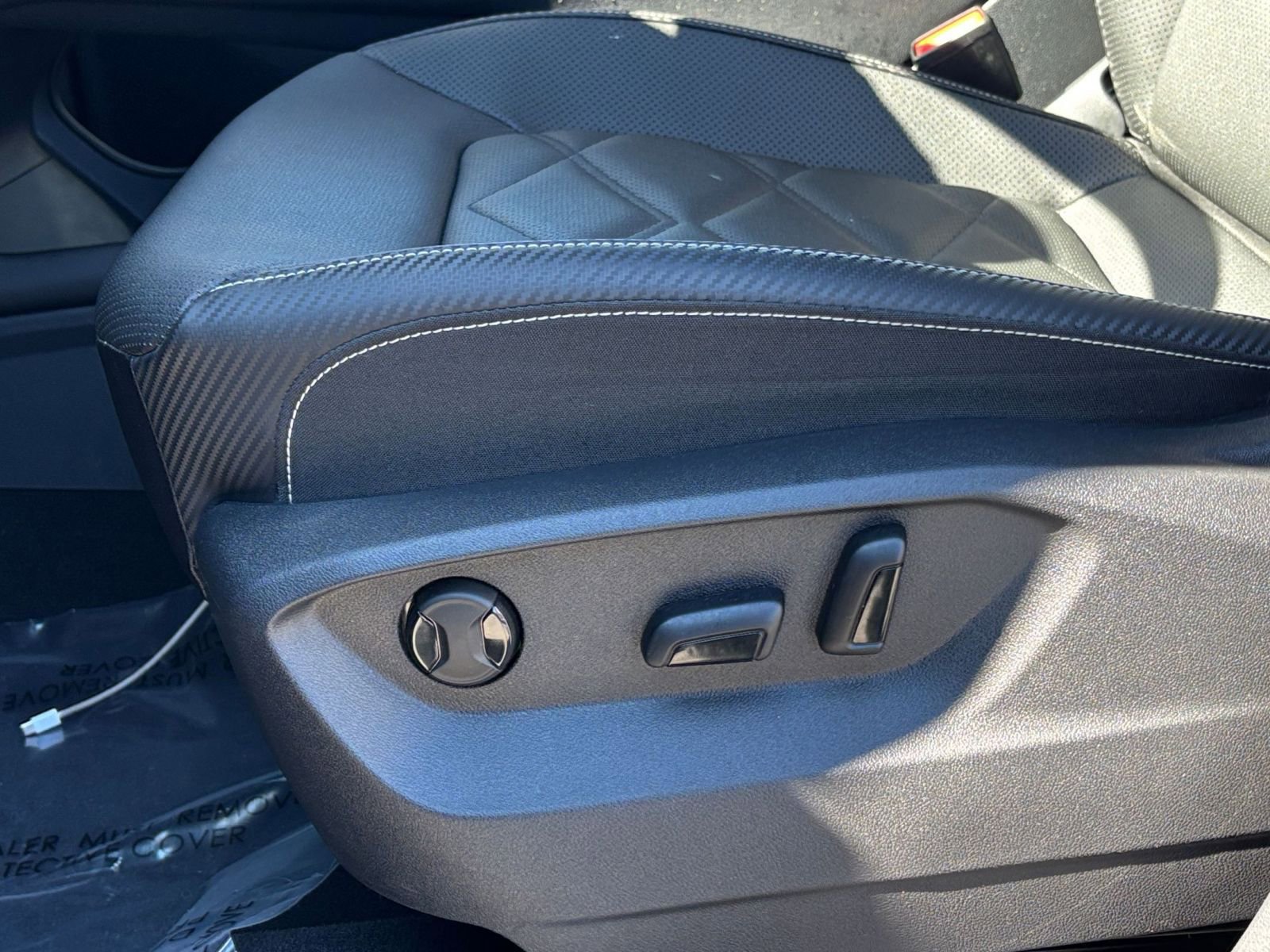 Used 2025 Volkswagen Atlas Cross Sport SE image 29