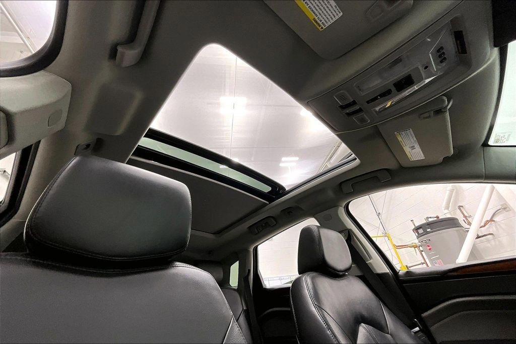 Used 2011 Cadillac SRX Luxury image 17