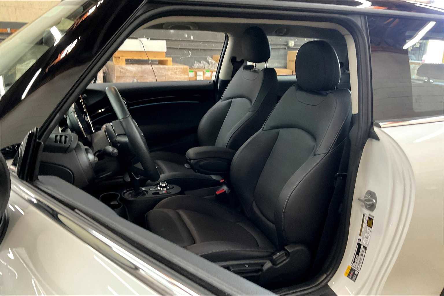 Used 2024 MINI Cooper SE image 28