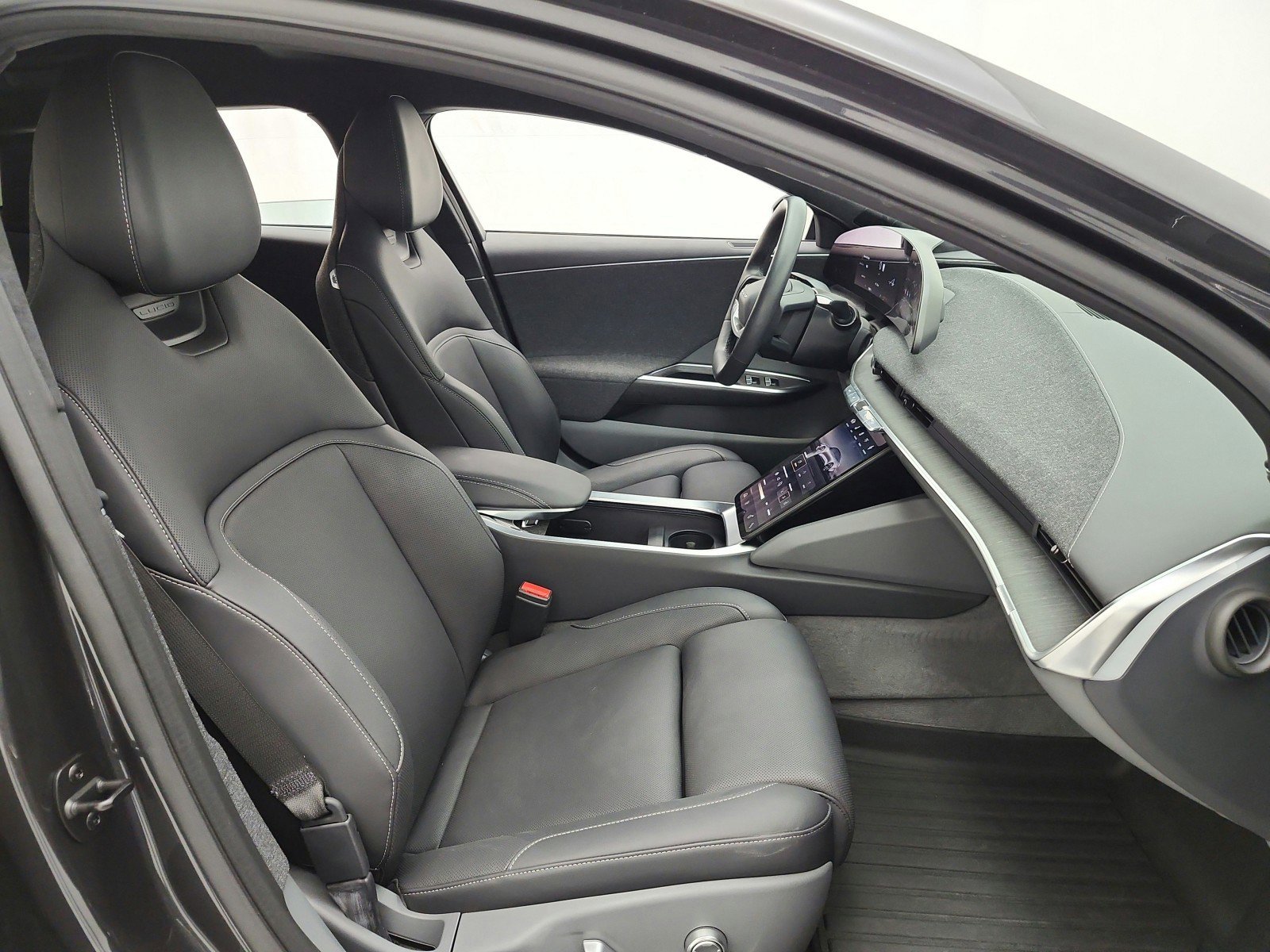 Used 2024 Lucid Air Touring AWD/4WD image 19