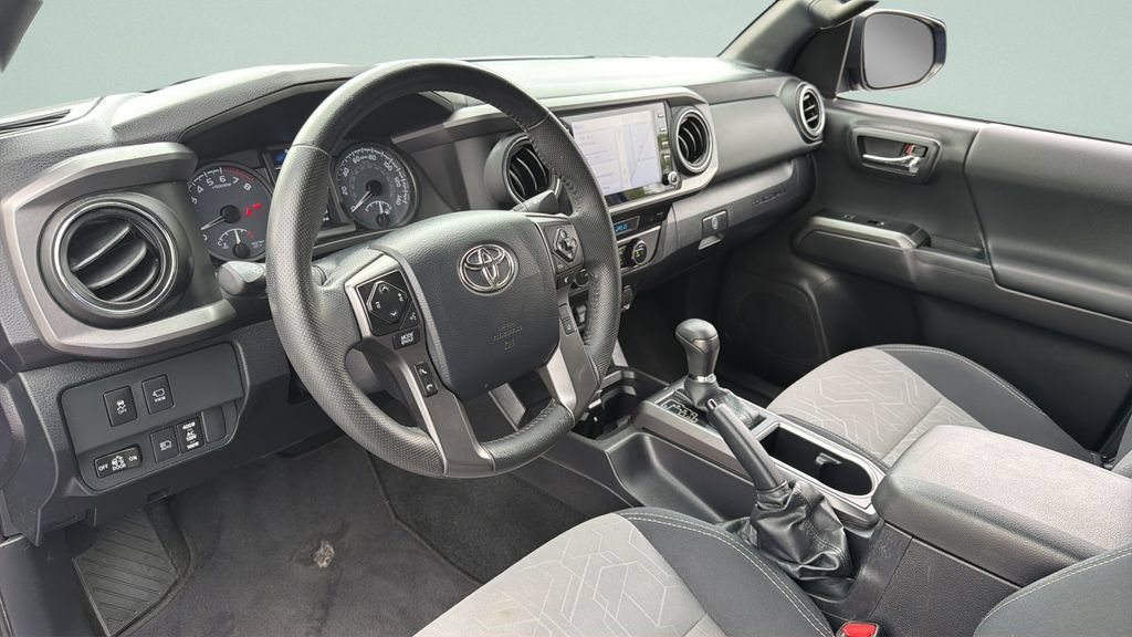 Used 2023 Toyota Tacoma TRD Off-Road w/ Advanced Technology Package AWD/4WD image 29
