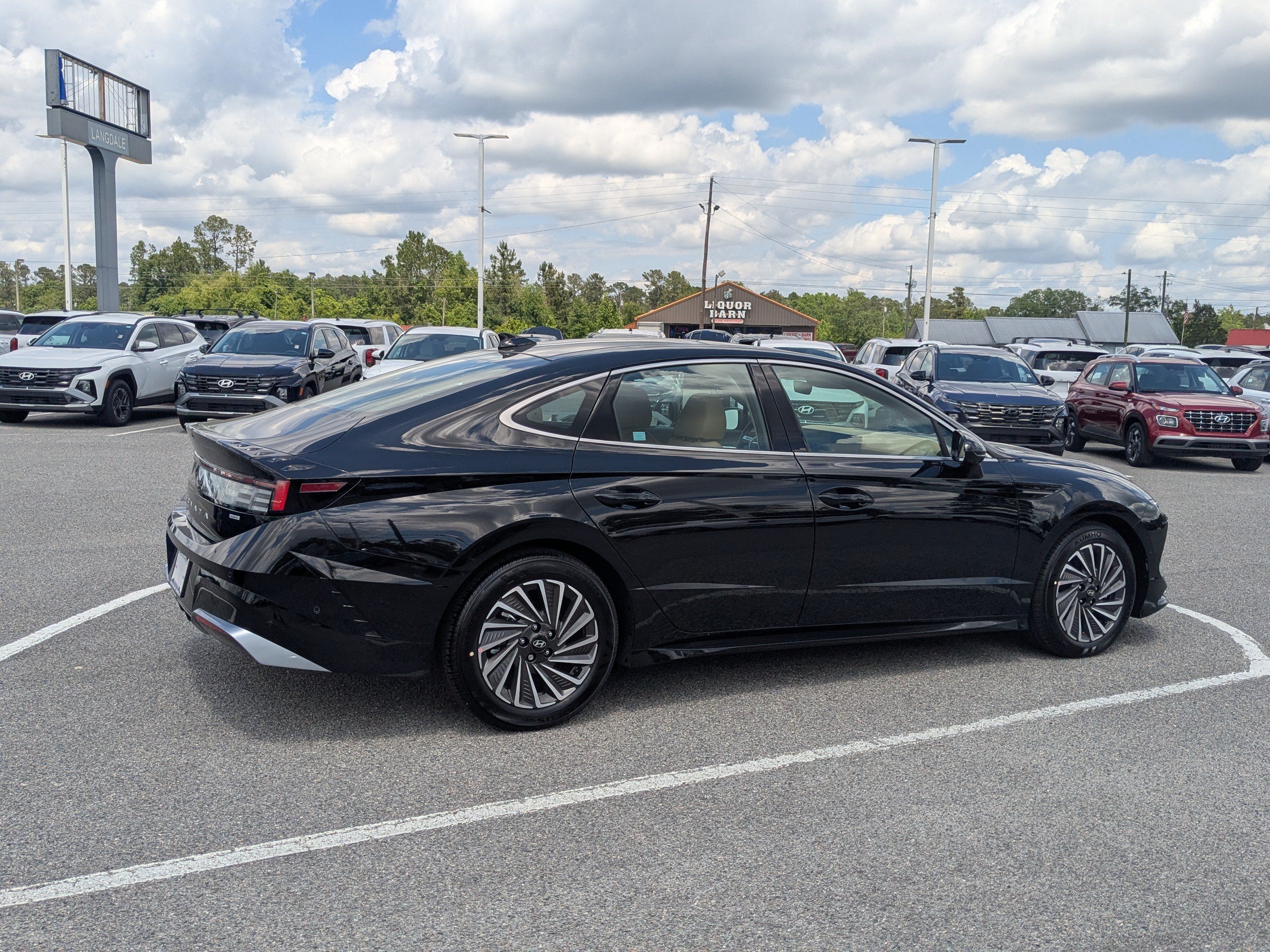New 2025 Hyundai Sonata Limited FWD image 4