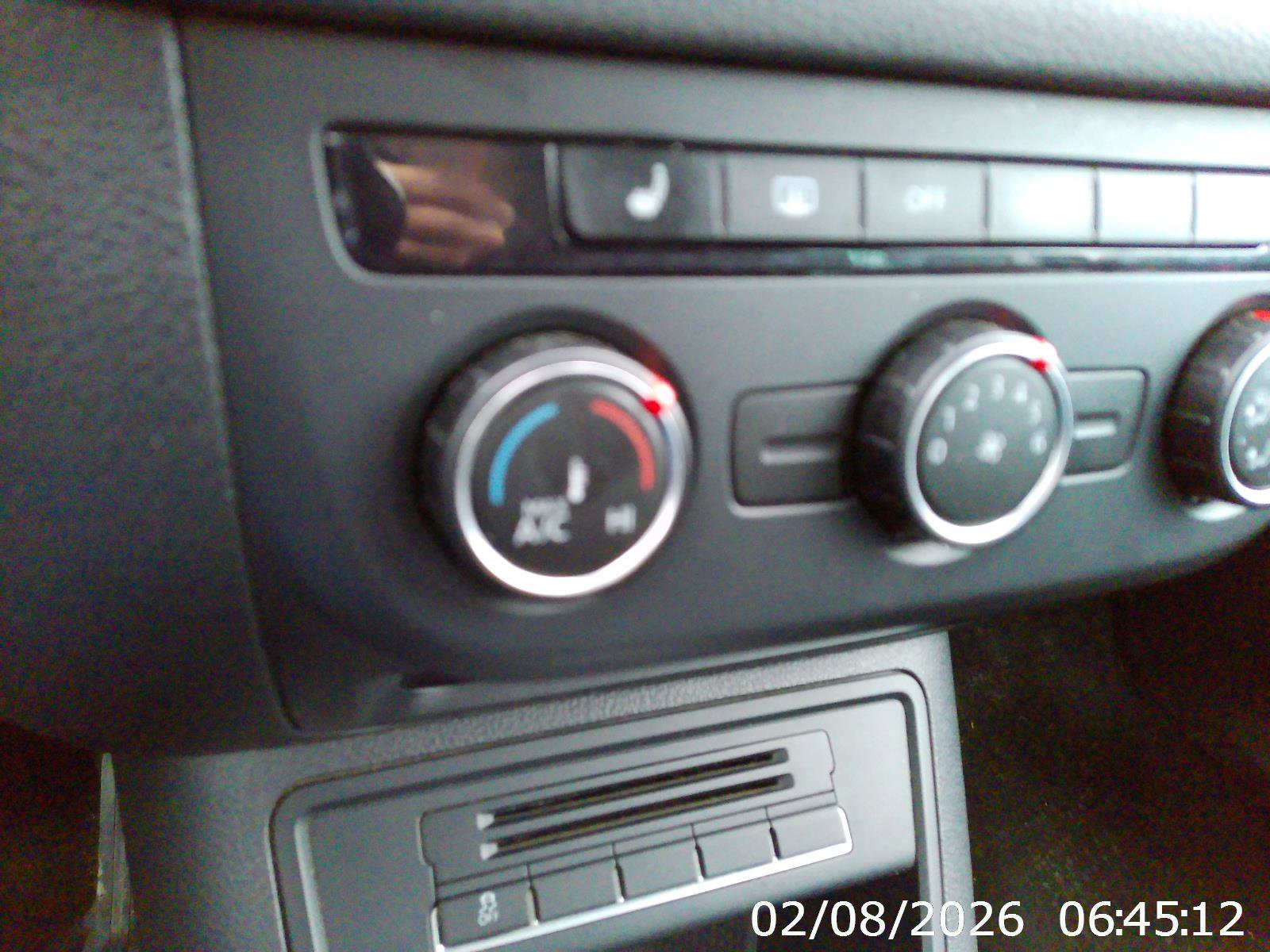 Used 2014 Volkswagen Tiguan SE image 9