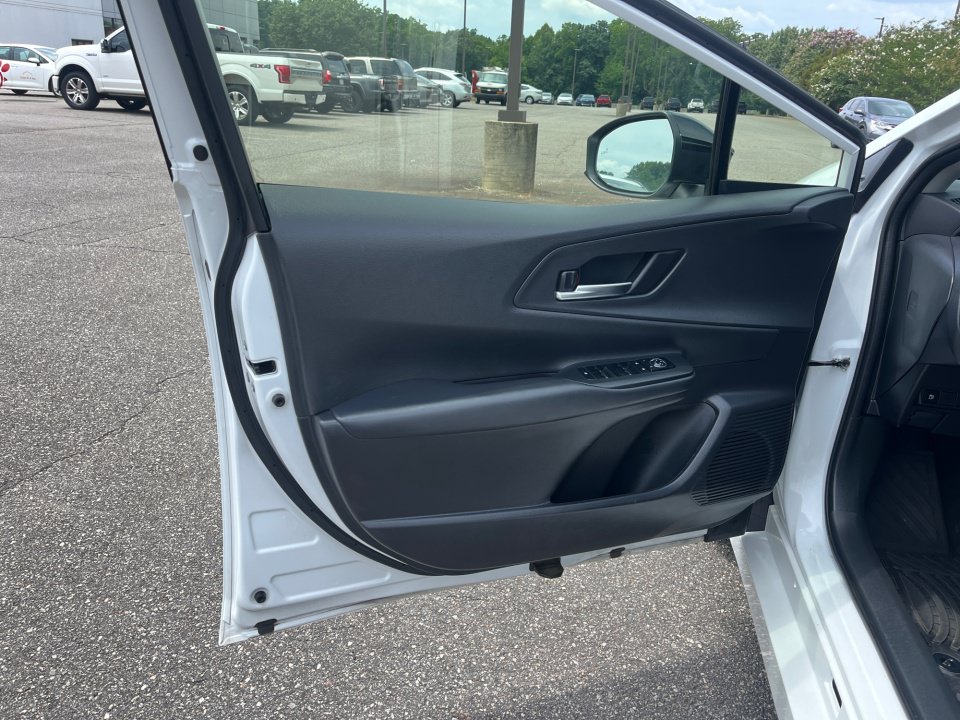Used 2025 Toyota Prius Plug-In Hybrid FWD image 33