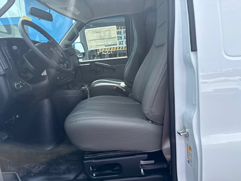 New 2026 Chevrolet Express 2500 w/ Driver Convenience Package RWD image 21